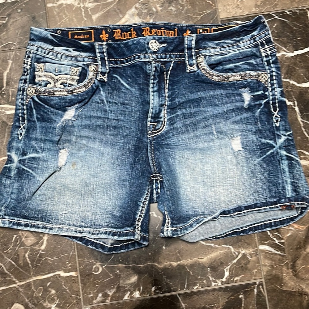 Rock Revival Andrea easy short